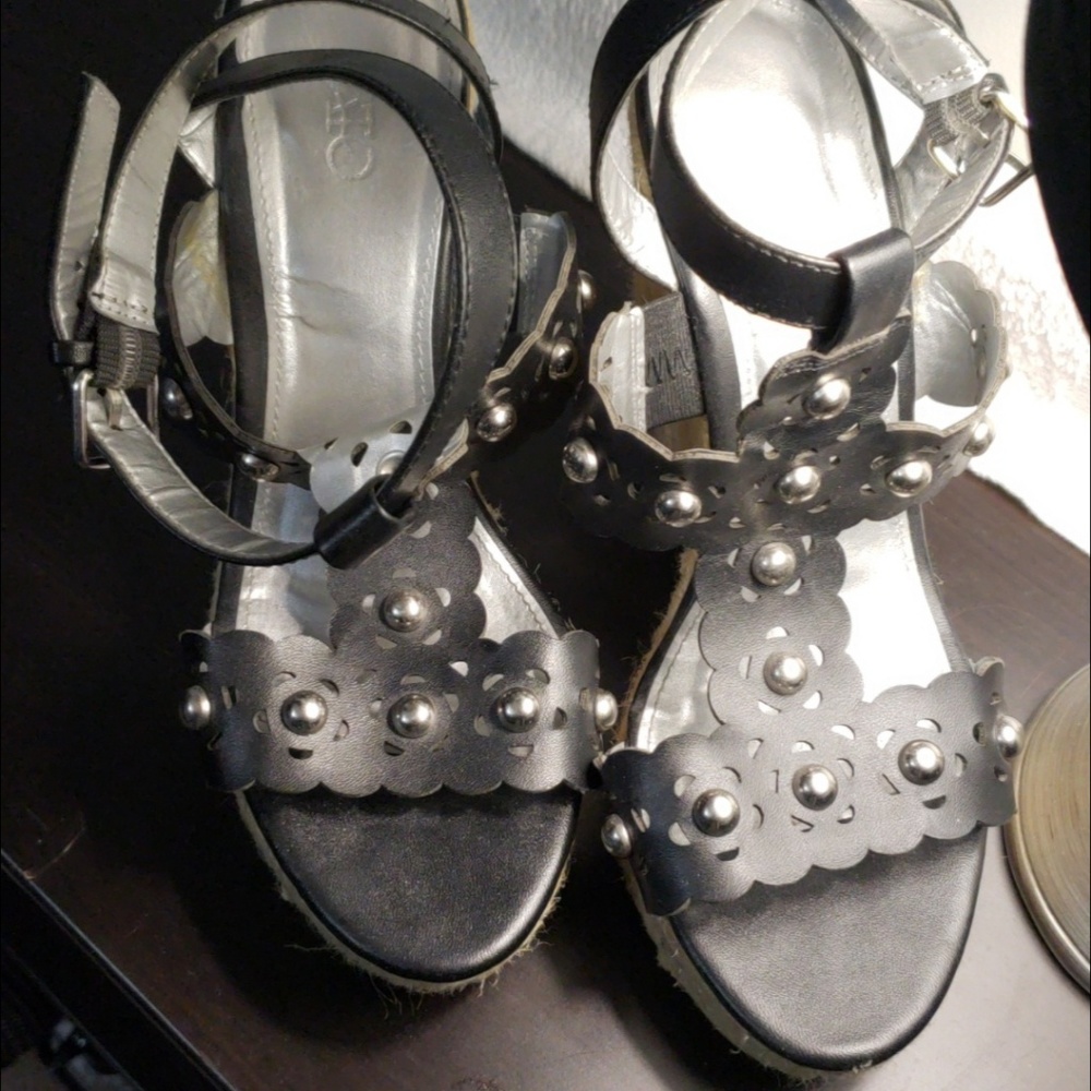 Used Conditon-Black Studded Cato Sandal Wedge!!